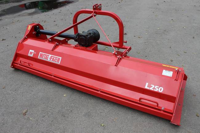 Косилка Metal-Fach Z-022/5 мульчерная 2,8м с опорным катком и ножами Y Косилка Metal-Fach Z-022/5 мульчерная 2,8м с опорным катком и ножами Y